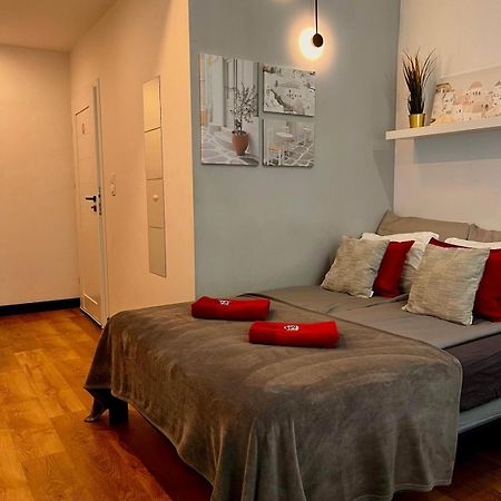 Special 1 Bed Room Condo Warszawa Center Bagian luar foto