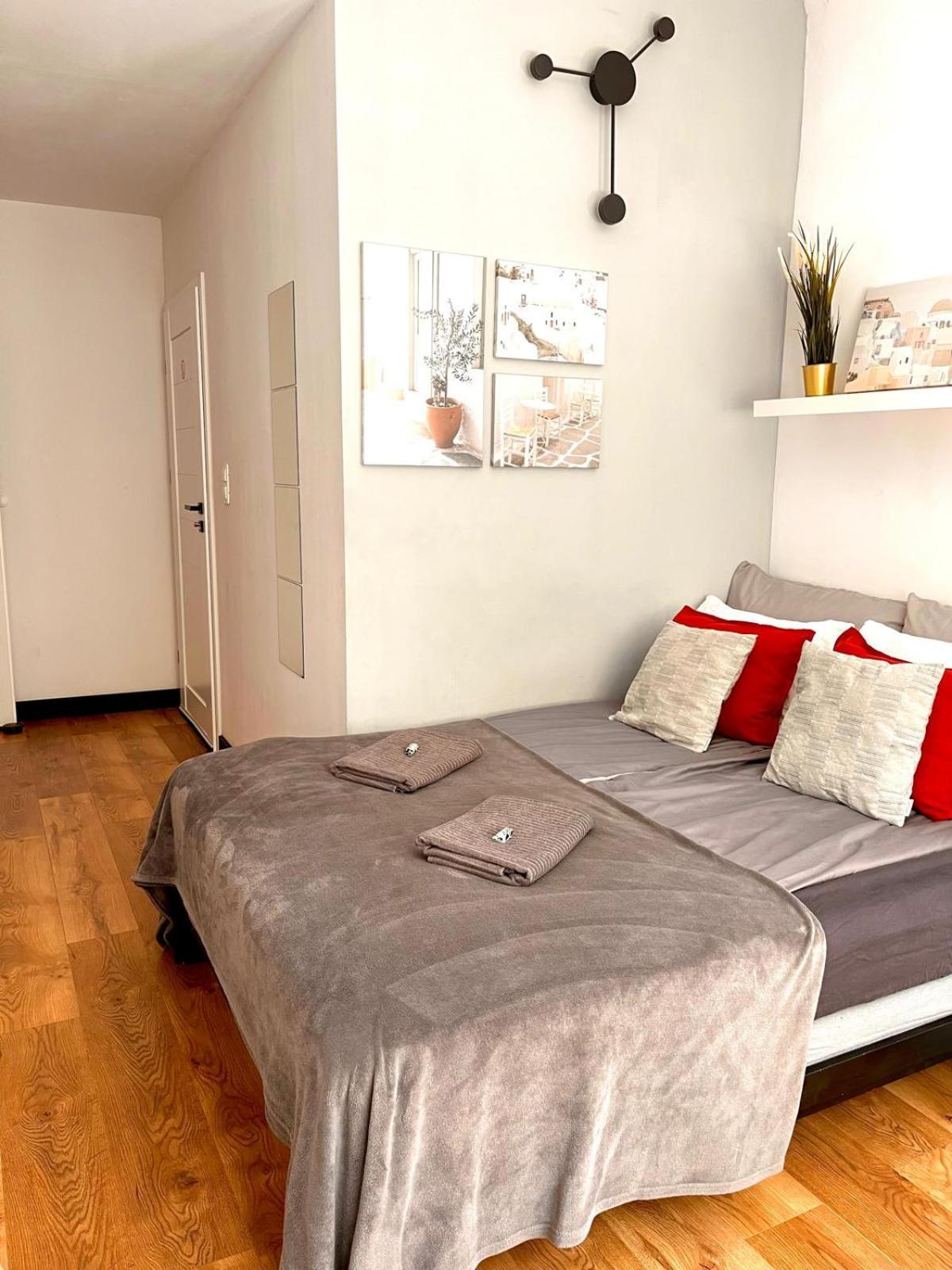 Special 1 Bed Room Condo Warszawa Center Bagian luar foto