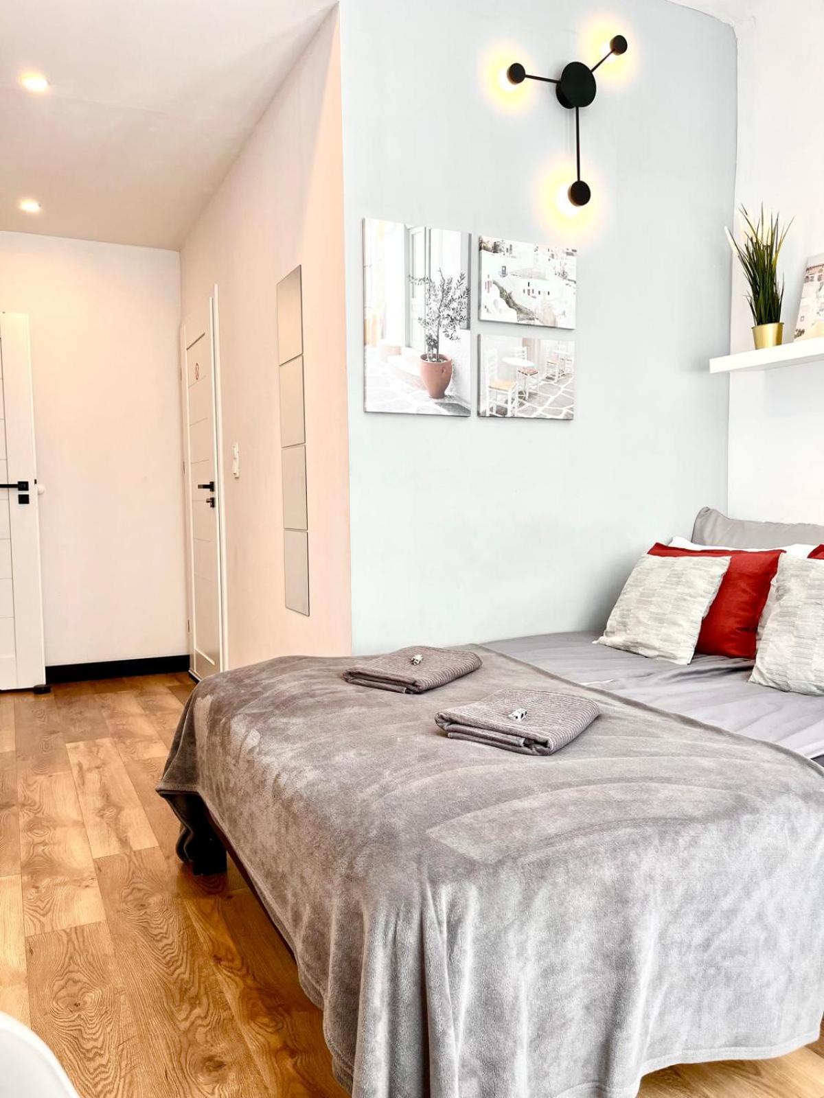 Special 1 Bed Room Condo Warszawa Center Bagian luar foto